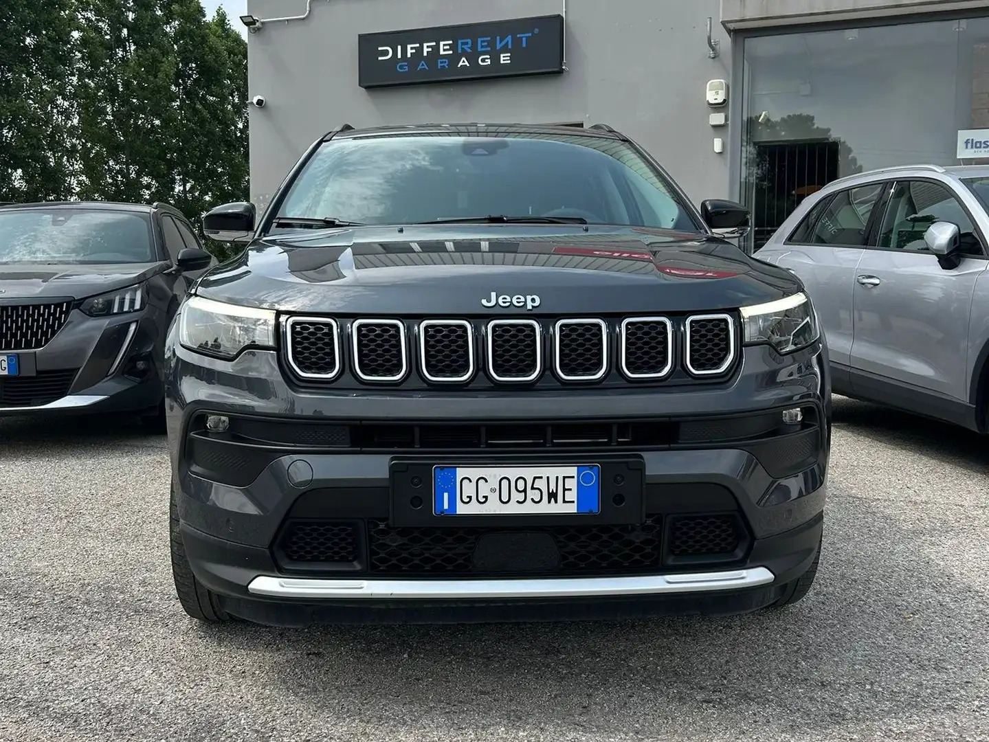 Jeep Compass Compass 1.3 turbo t4 phev Limited 4xe auto Gris - 1