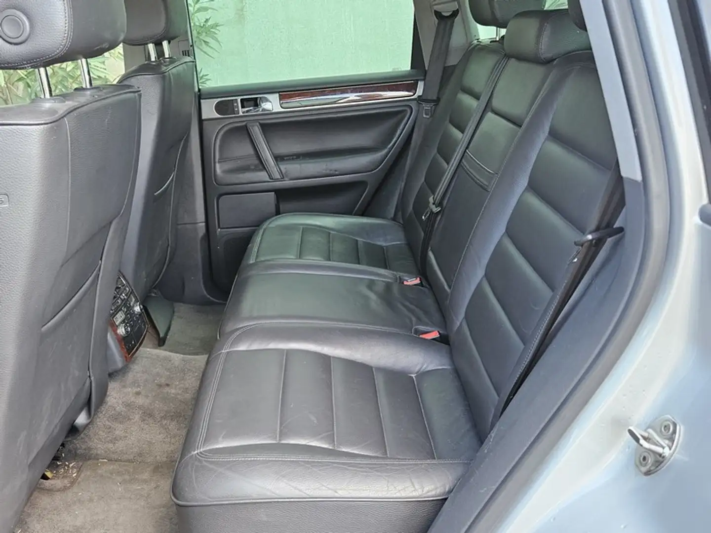 Volkswagen Touareg 5.0 V10 TDI 313 GAR 1 AN j - 2