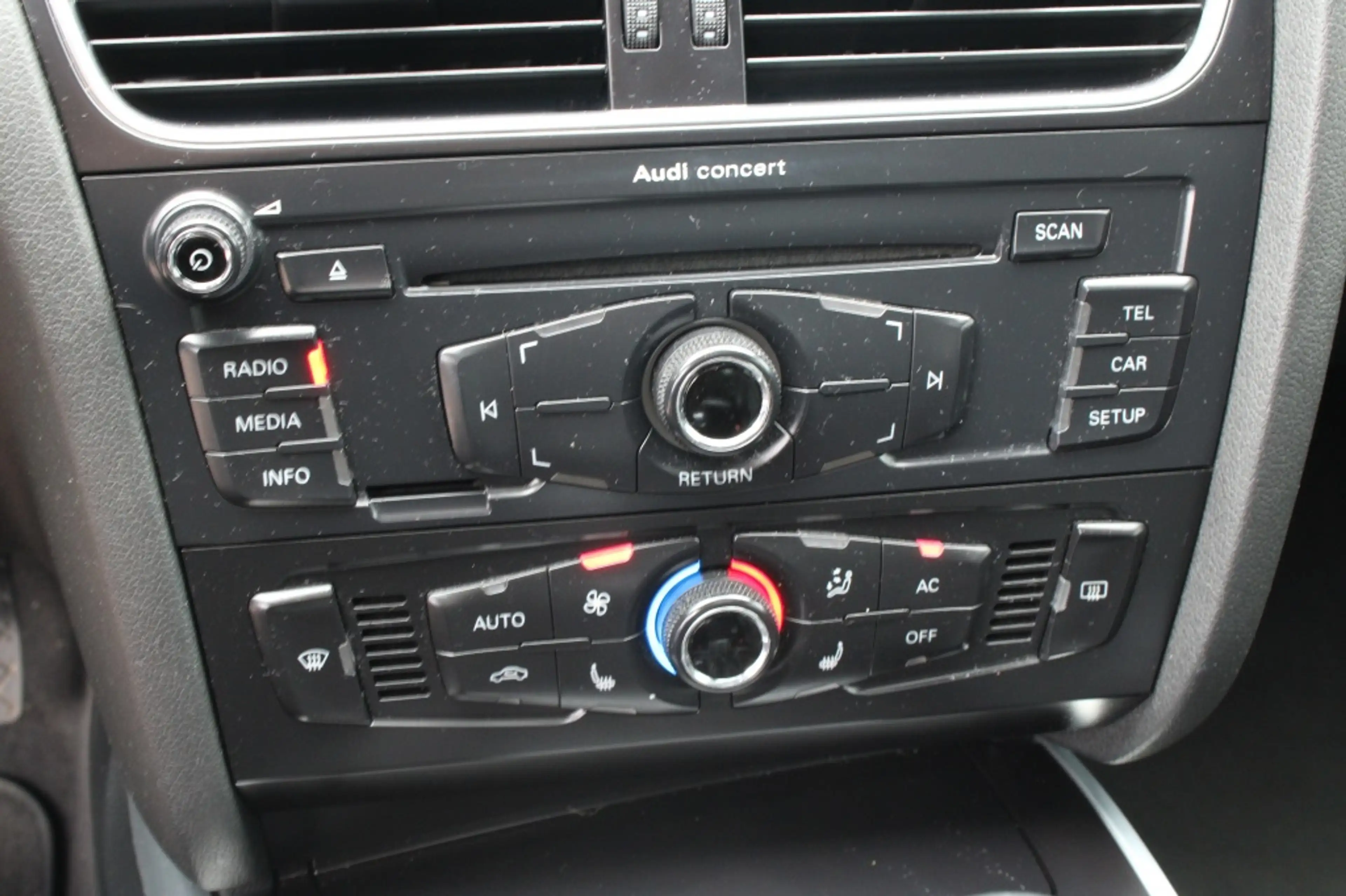 Audi A4 Limousine 3.0 TFSI S4 quattro — photo 25