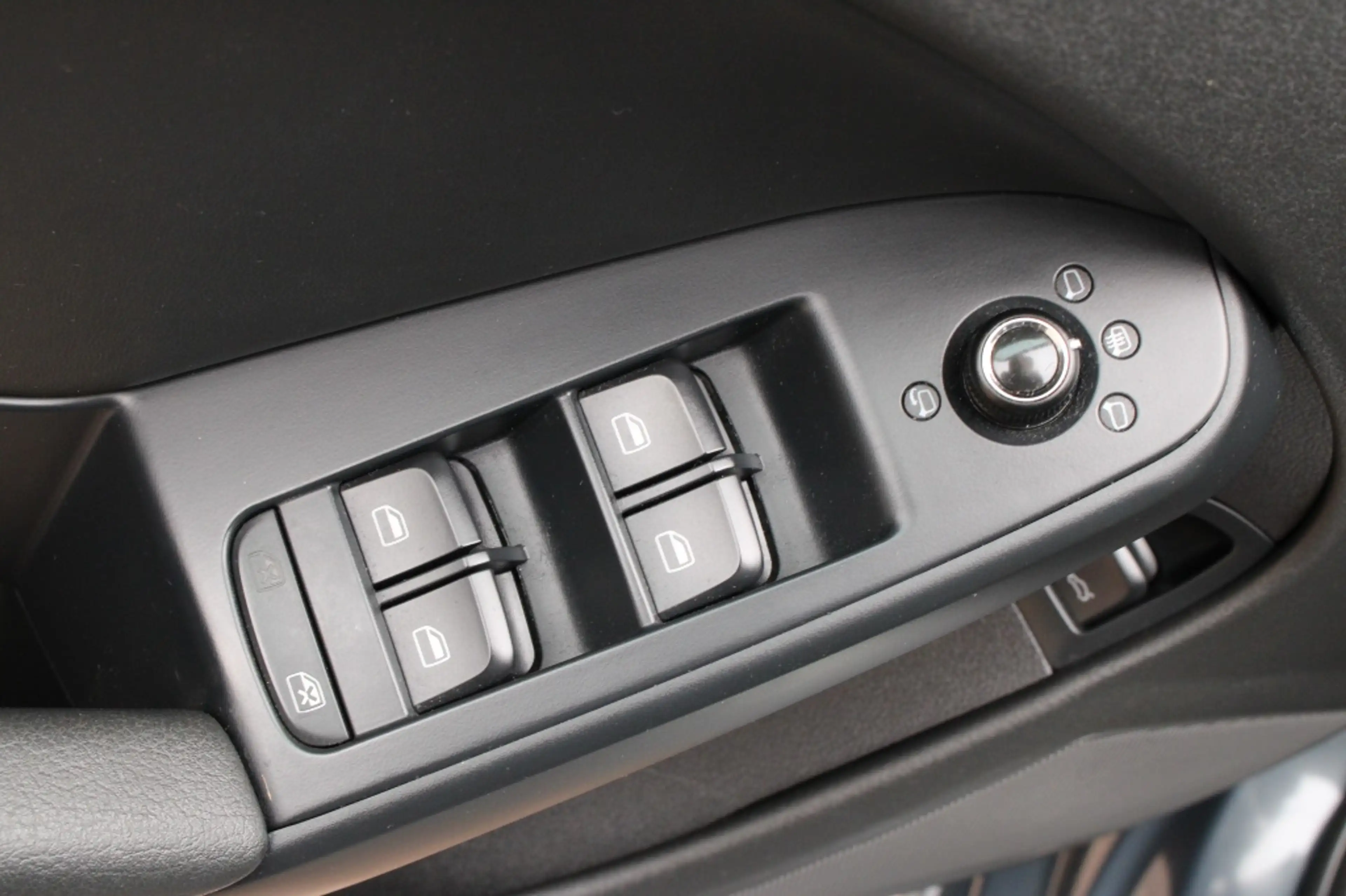 Audi A4 Limousine 3.0 TFSI S4 quattro — photo 18