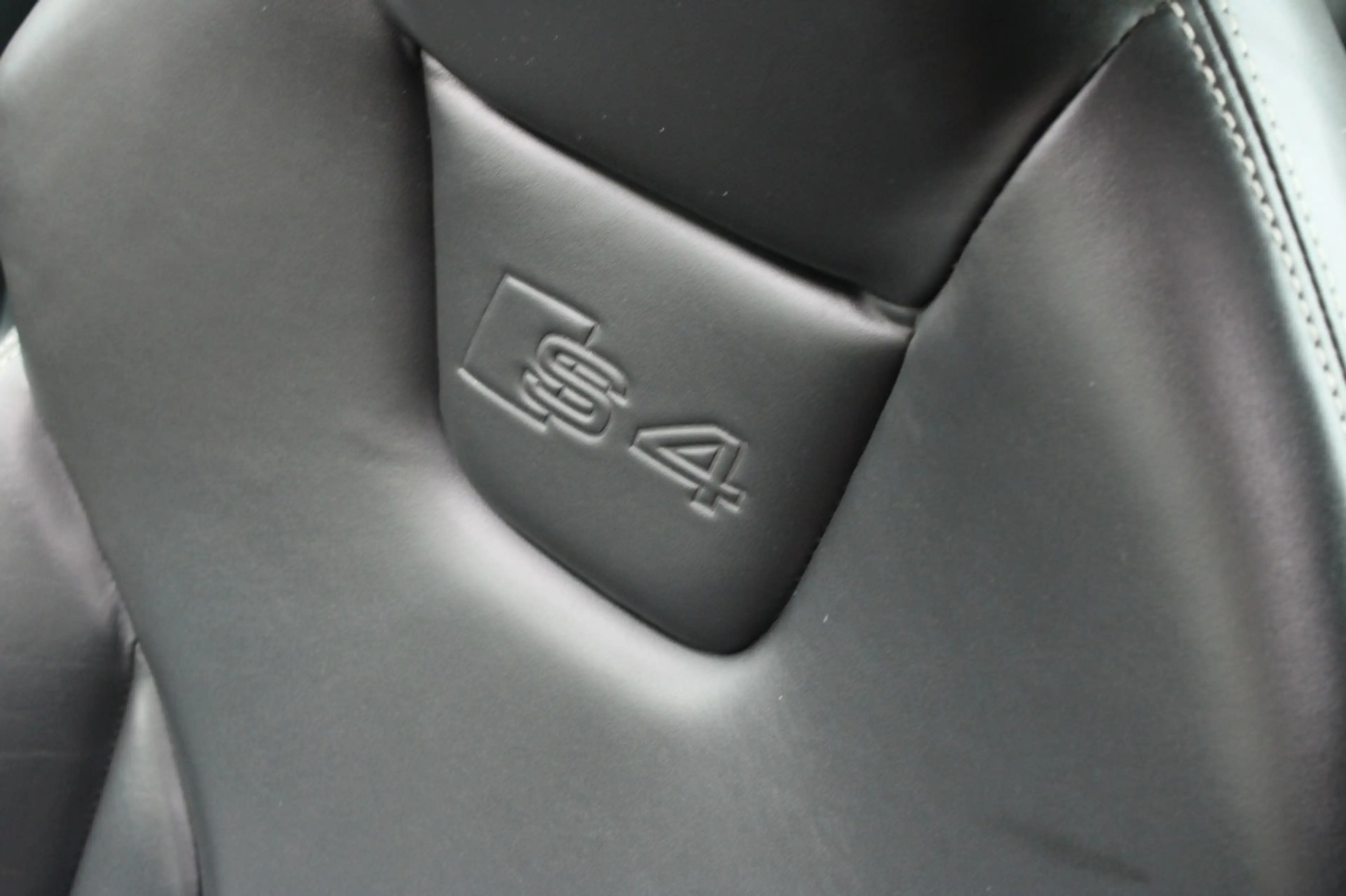 Audi A4 Limousine 3.0 TFSI S4 quattro — photo 32