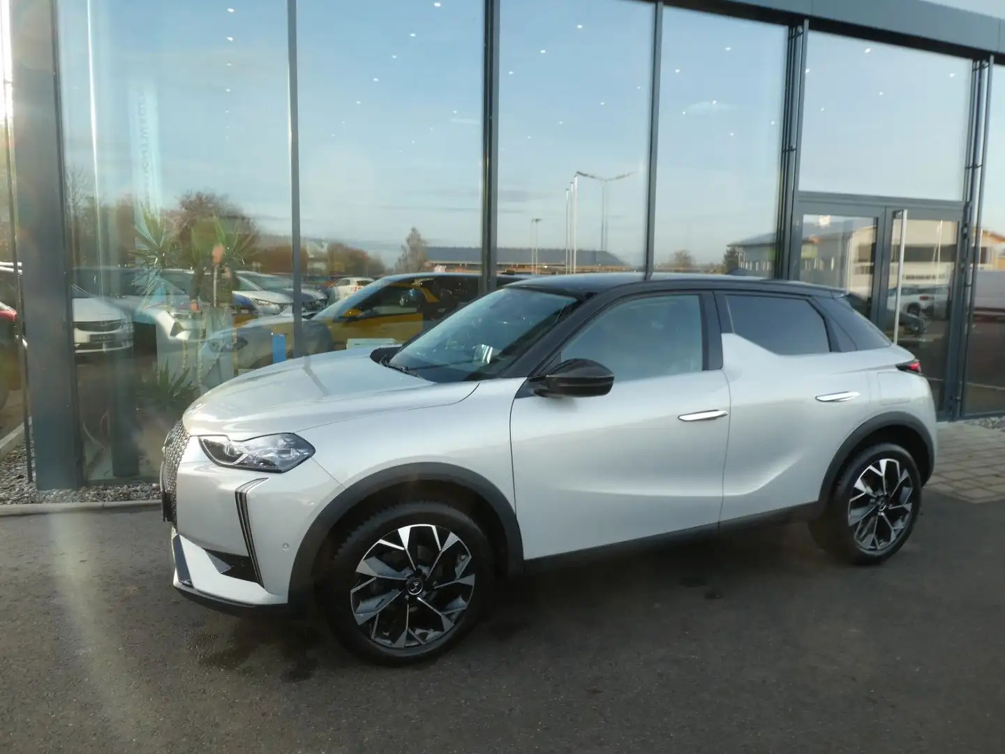 DS Automobiles DS 3 DS 3 Opera, SHZ, Kamera, PDC, Navi, LED Grau - 2