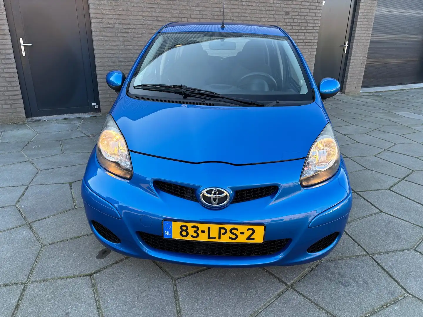 Toyota Aygo 1.0-12V Comfort | 5 Drs |Metallic | Zwarte lm Vlg Blau - 2