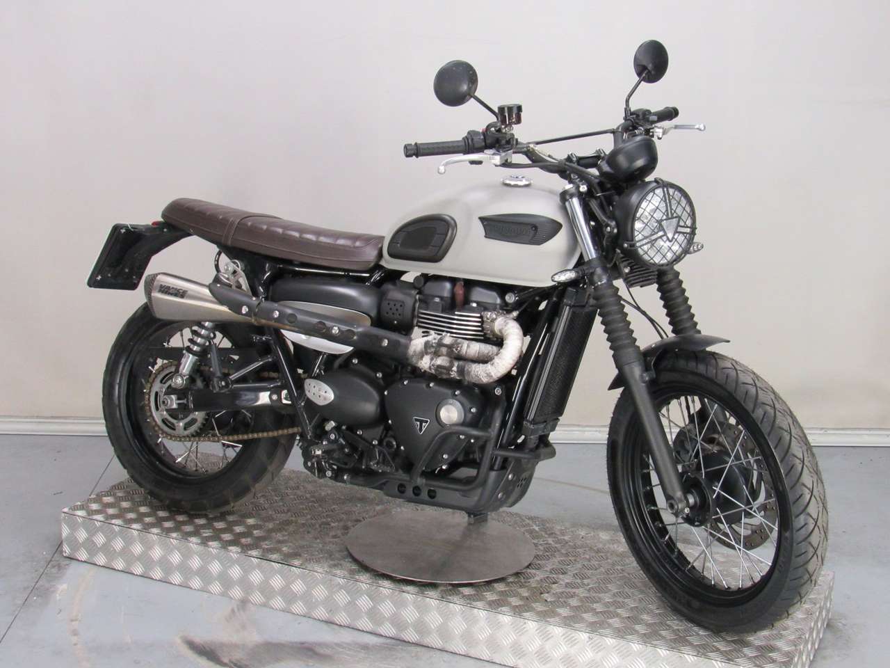 Triumph Street Scrambler ABS VANCE & HINES