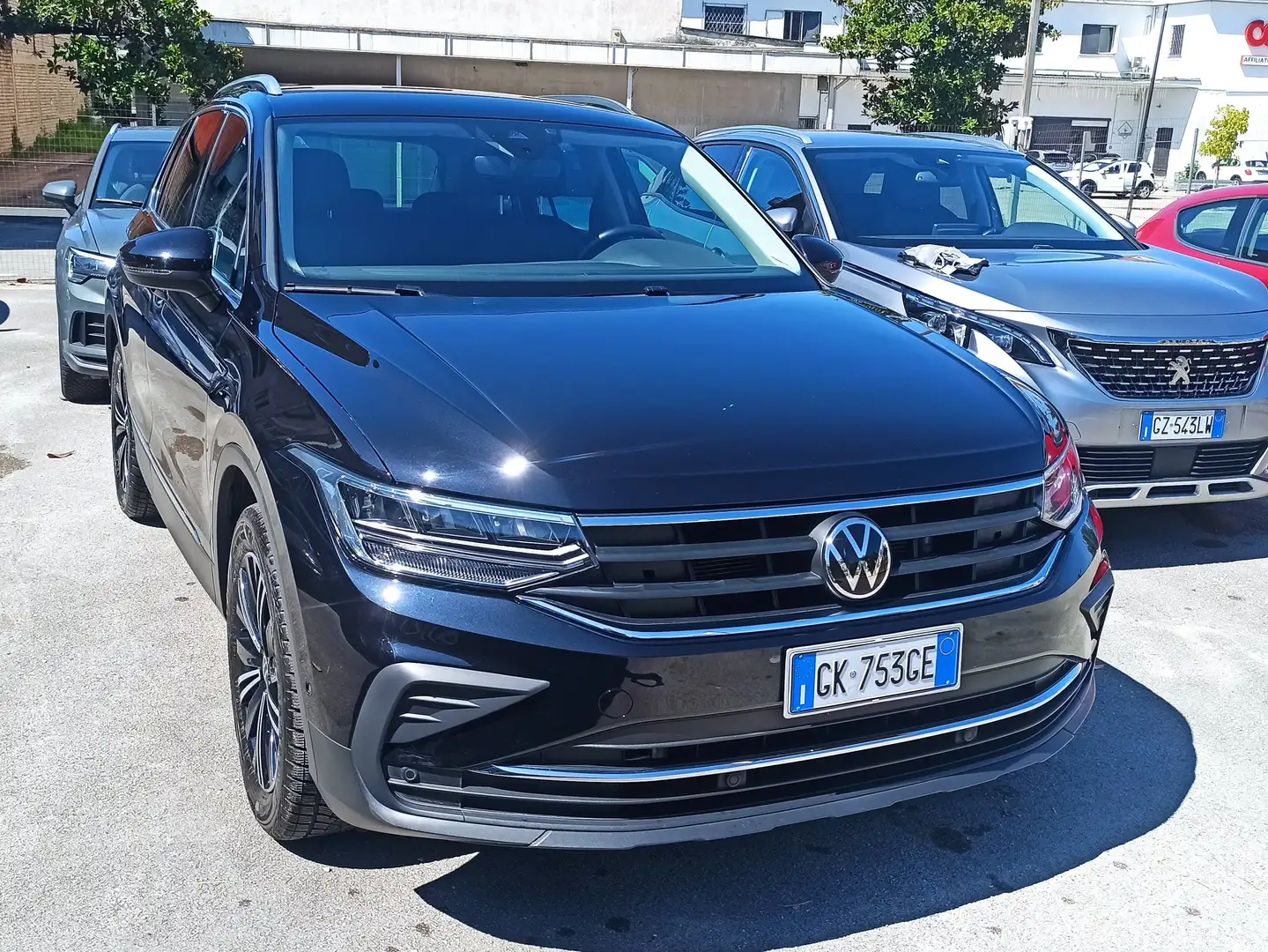Volkswagen Tiguan Tiguan 2.0 tdi Life 150cv **AUTOM.+LED+NAVI+FULL** Noir - 2
