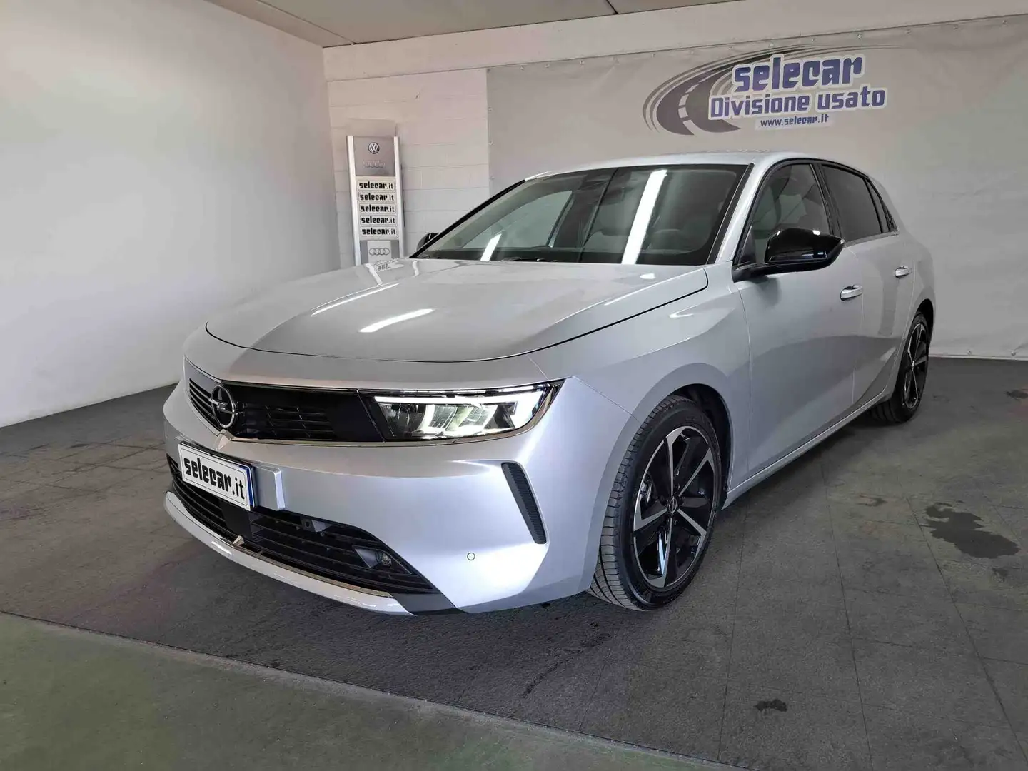 Opel Astra Astra 1.2 t Elegance s Zilver - 1