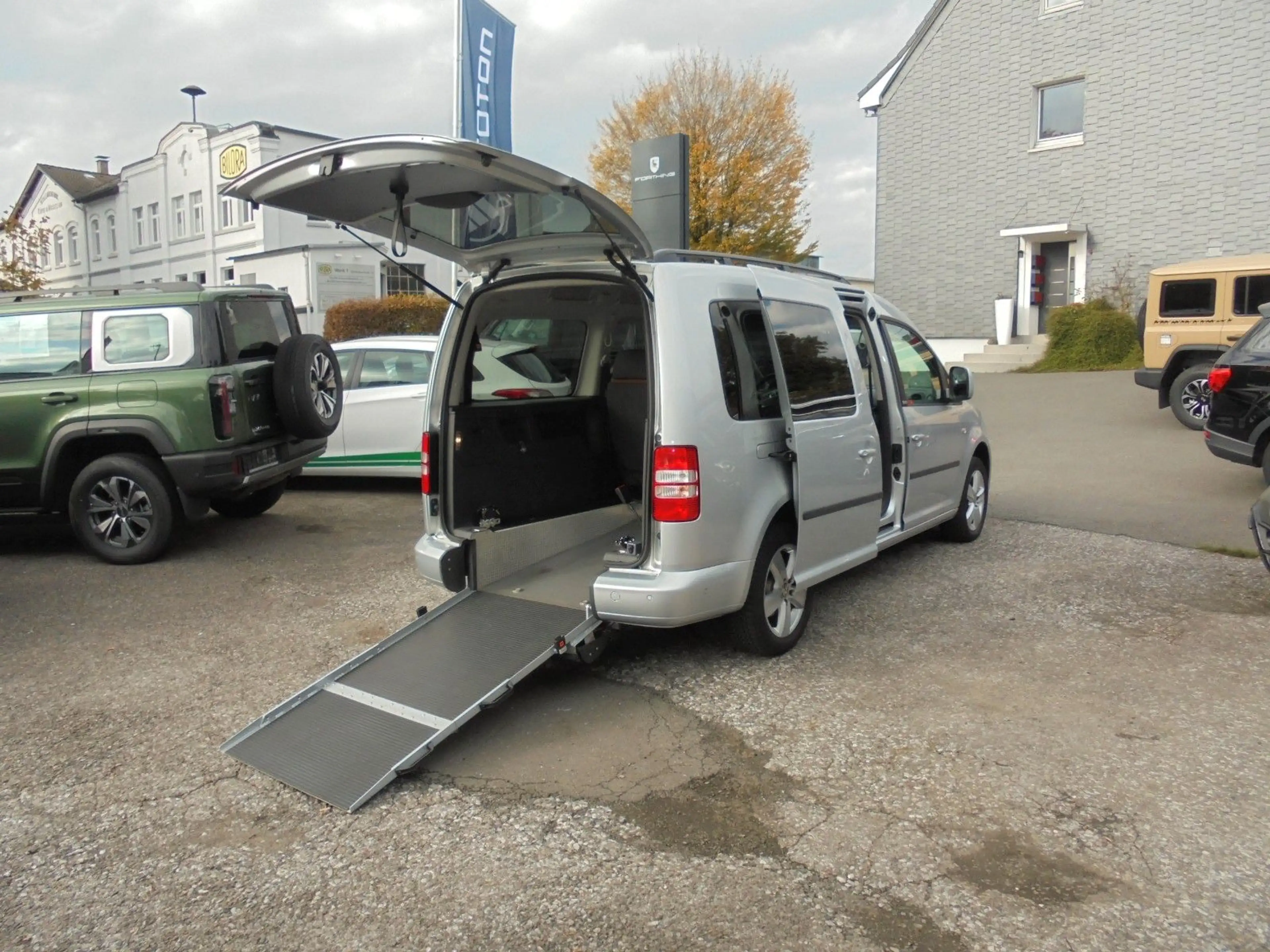 Volkswagen Caddy 2.0 Behindertenumbau Automatik