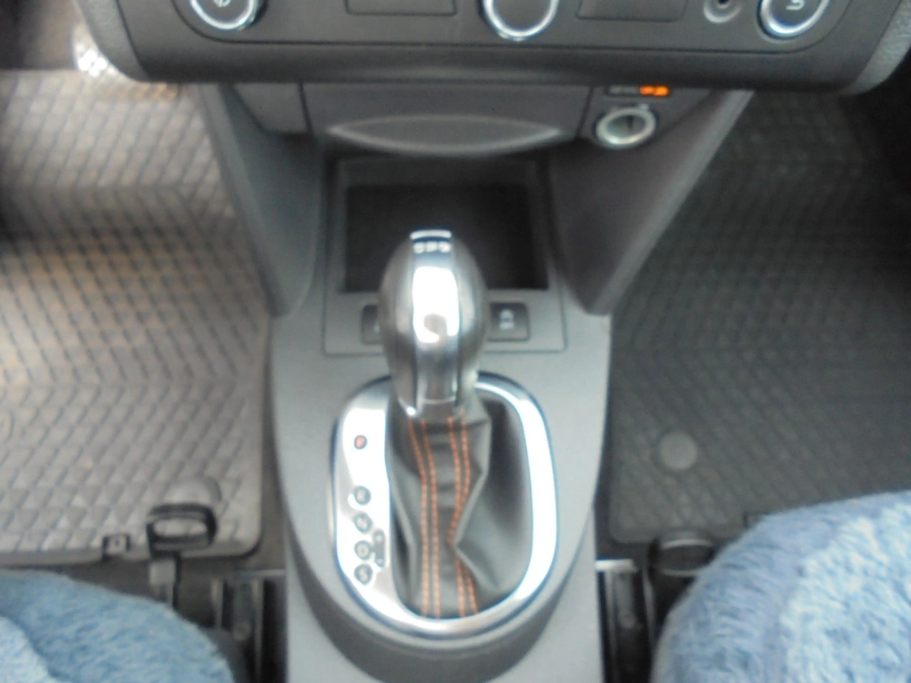 Volkswagen Caddy 2.0 Behindertenumbau Automatik — photo 6