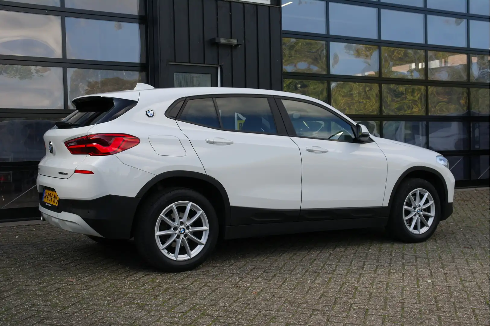 BMW X2 sDrive18i Executive | Cruise | Cruise | Navi | Spo Blanc - 2
