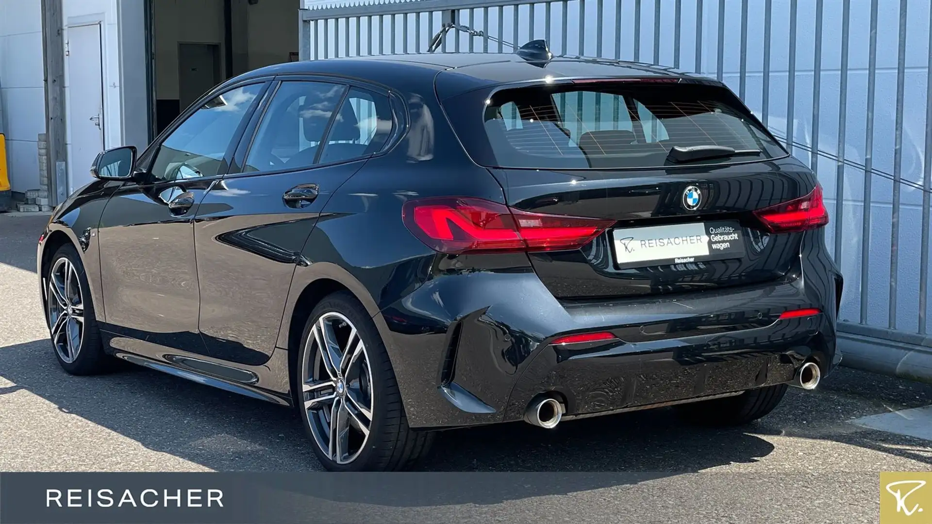 BMW 120 i M-Sport DKG  LCProf elHk Hifi LM18" PDC Schwarz - 2