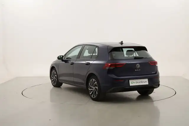 Volkswagen Golf view 3