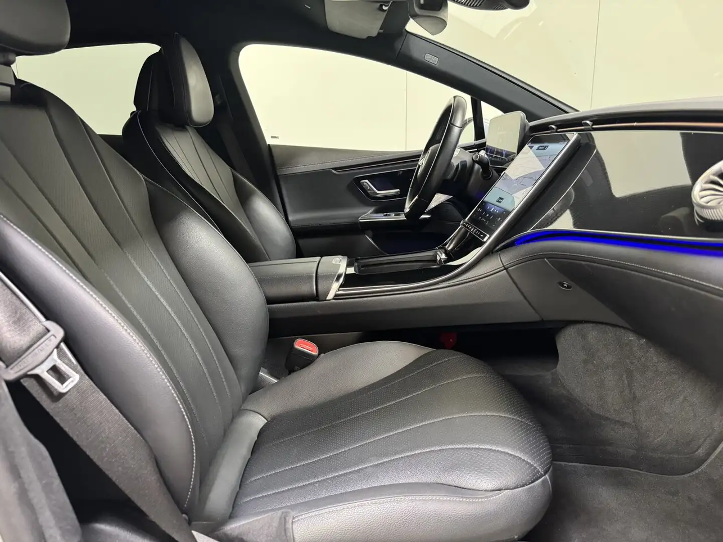 Mercedes-Benz EQE 300 Avantgarde - LED - SoH 97%! Topstaat! Grau - 2