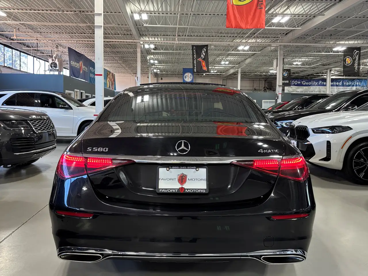 Mercedes-Benz S-Class снимка Mercedes-Benz S-Class