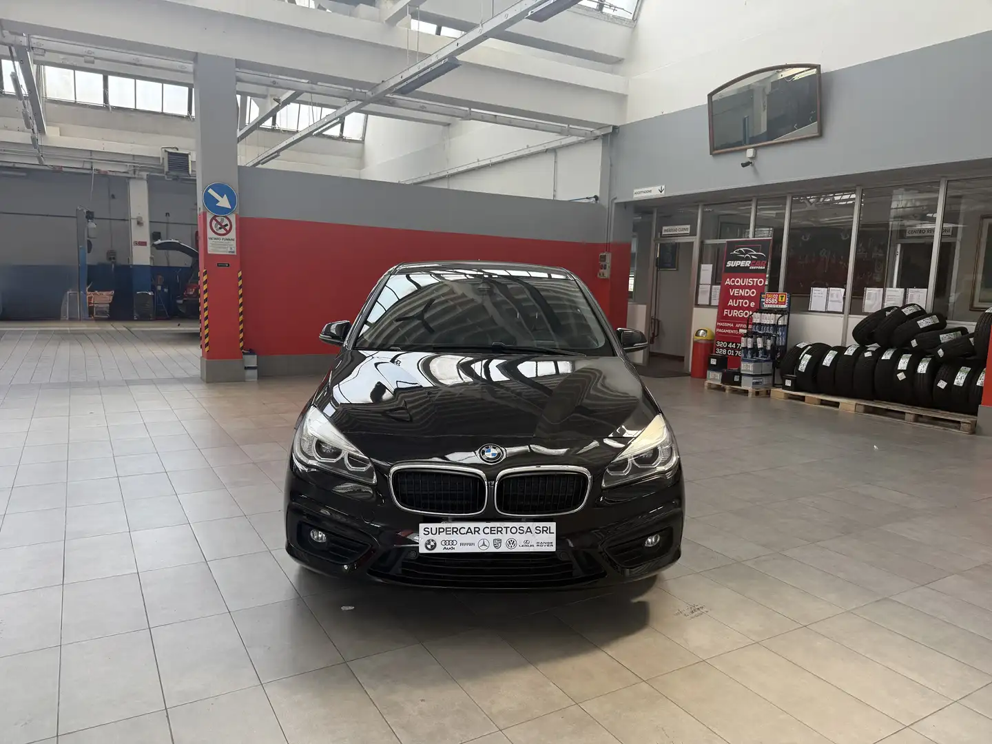 BMW 218 218d Active Tourer Luxury auto Nero - 2