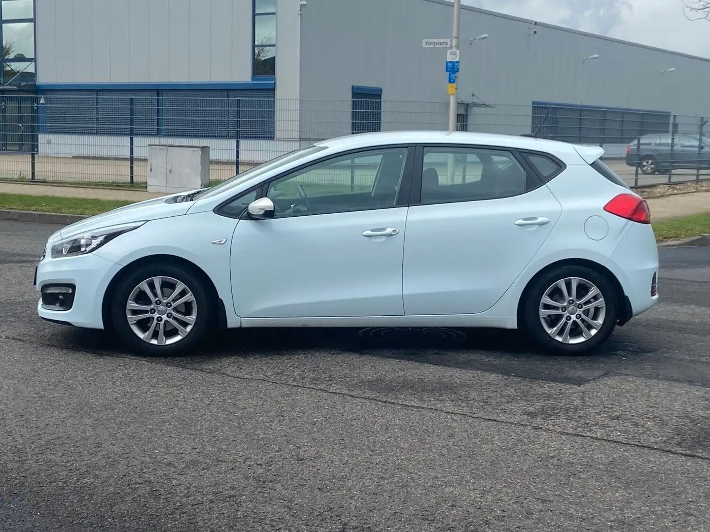 Kia Ceed / cee'd Ceed Edition 7*Klima*RFK*PDC* Bílá - 2