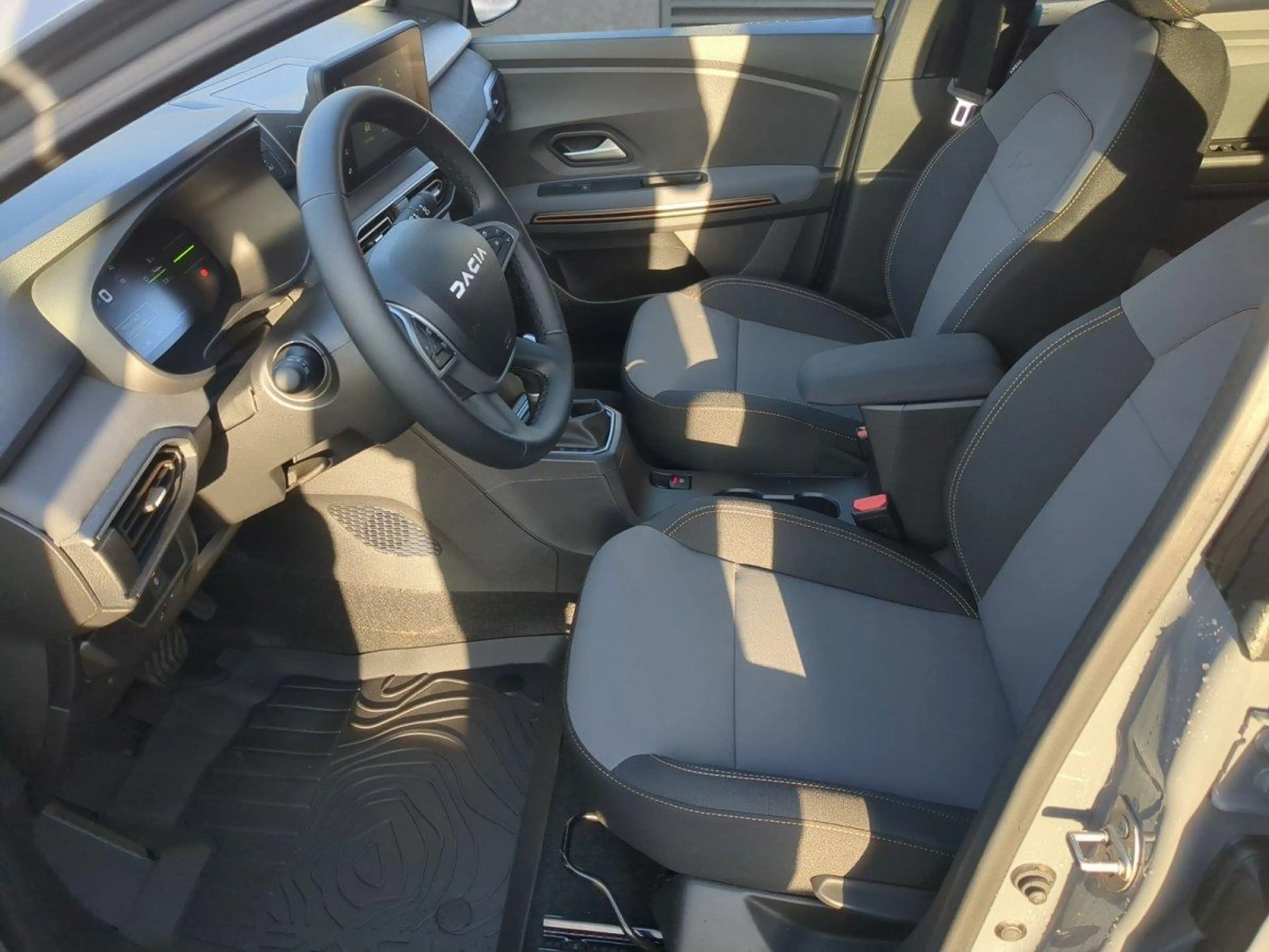 Dacia Jogger Extreme+ 5-Sitzer+RFK+Navi+SHZ Full-Hybrid 140 ... — photo 4
