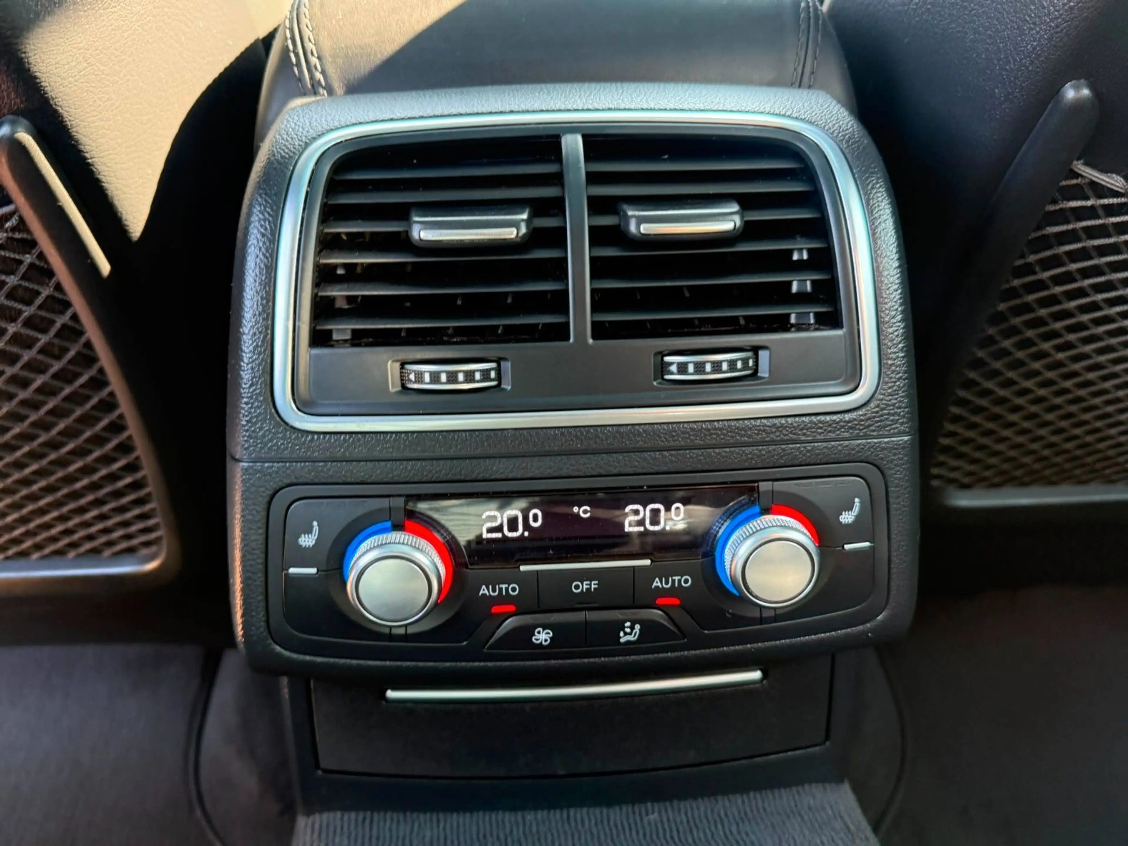 Audi S6 Avant 4.0 TFSI quattro BOSE PANO Standheizung — photo 17