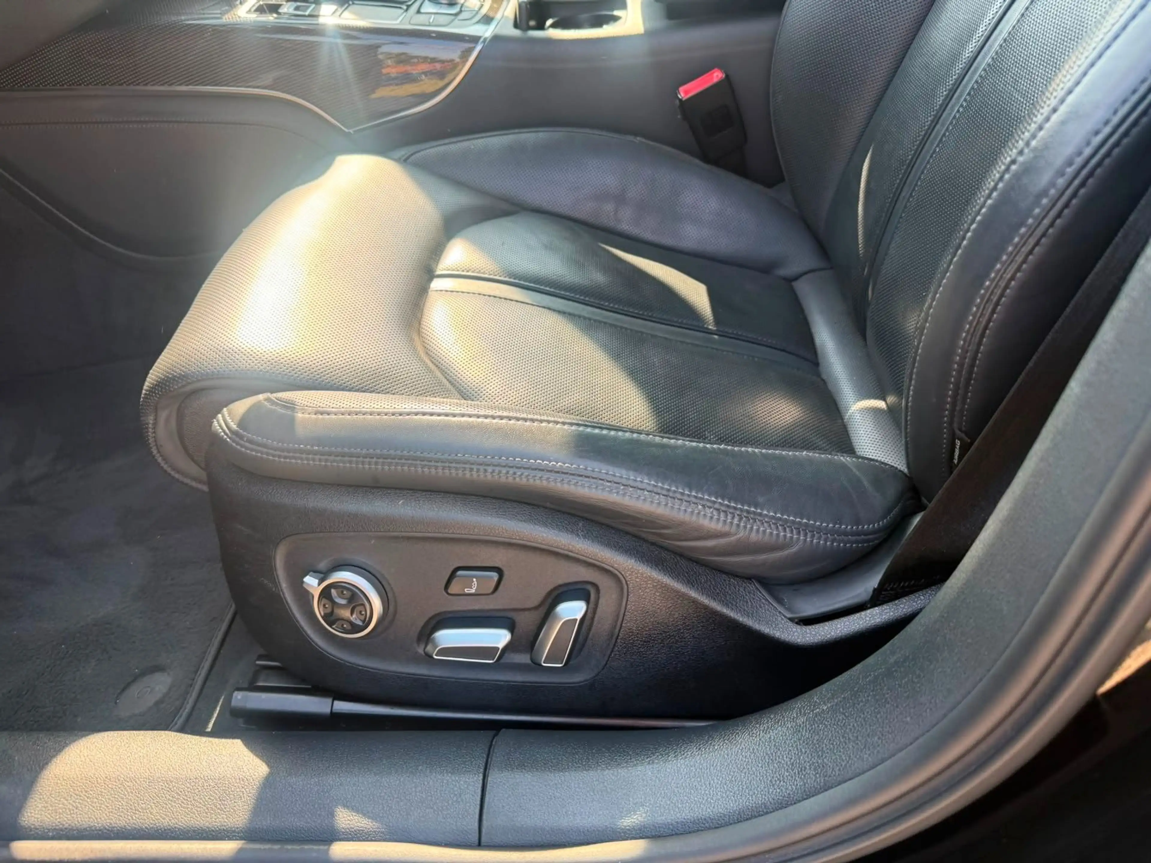 Audi S6 Avant 4.0 TFSI quattro BOSE PANO Standheizung — photo 15