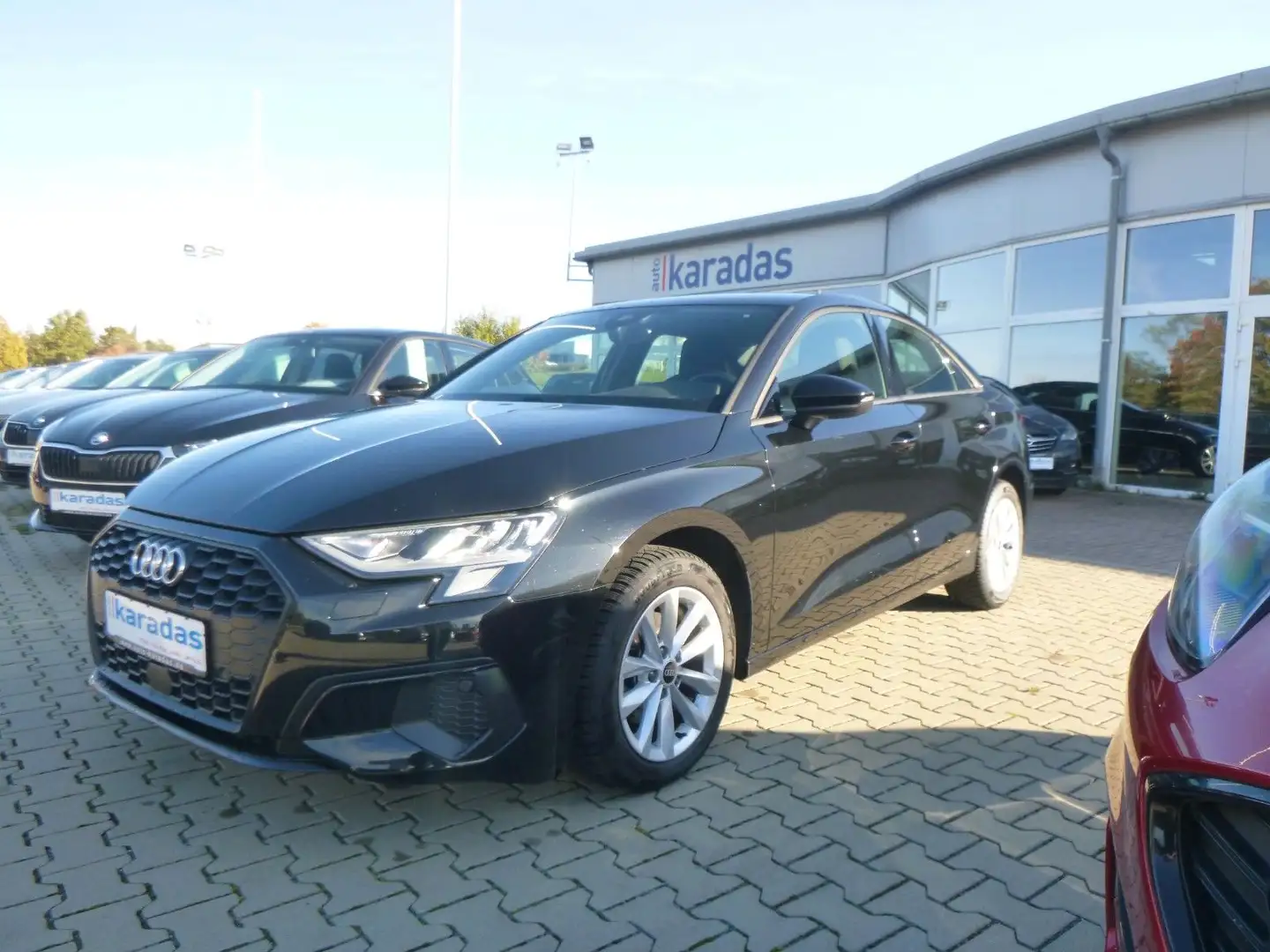 Audi A3 Lim 30 TDI AUT/NAVI/Sitzheiz/PDC Schwarz - 1