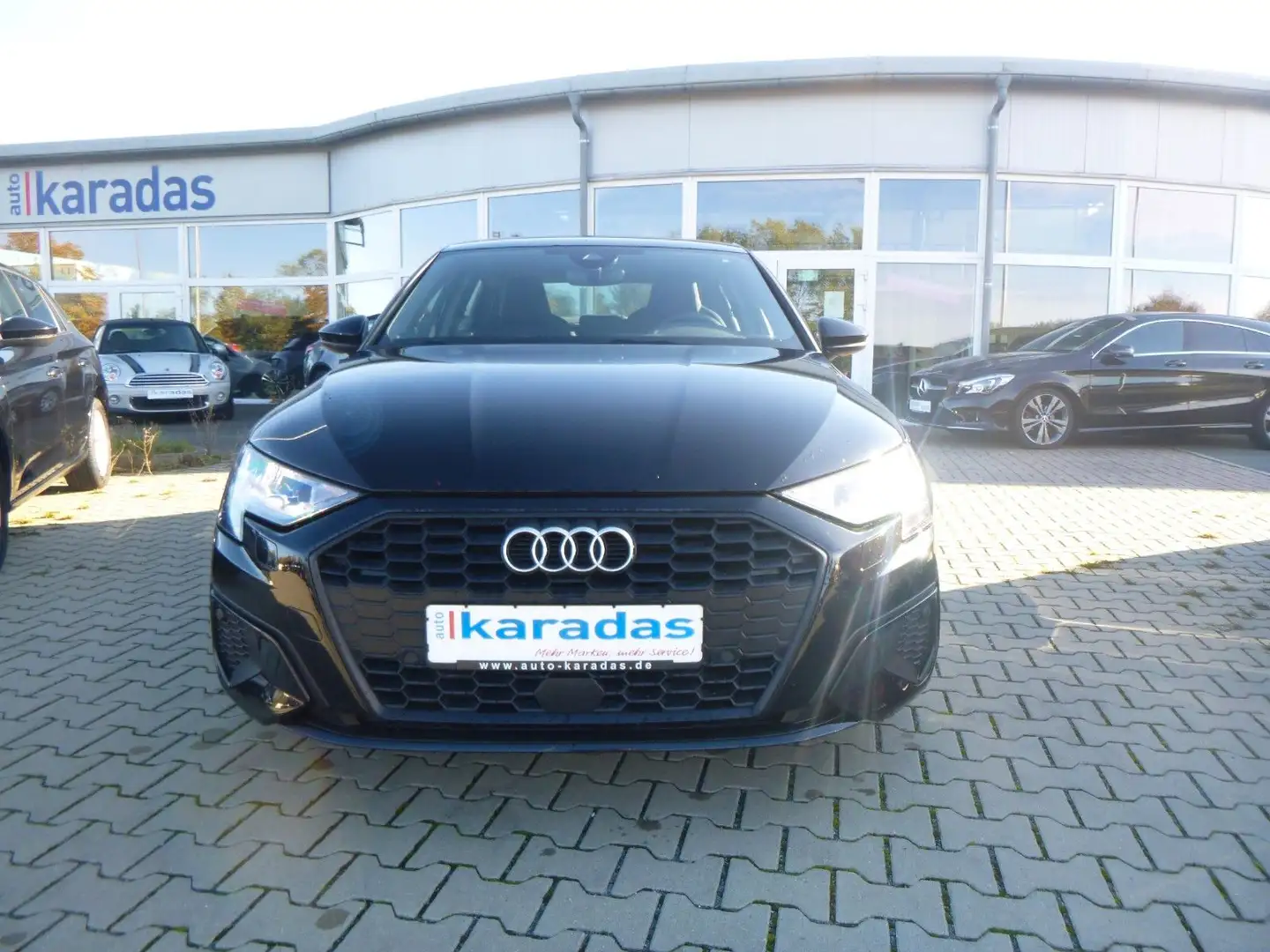 Audi A3 Lim 30 TDI AUT/NAVI/Sitzheiz/PDC Schwarz - 2
