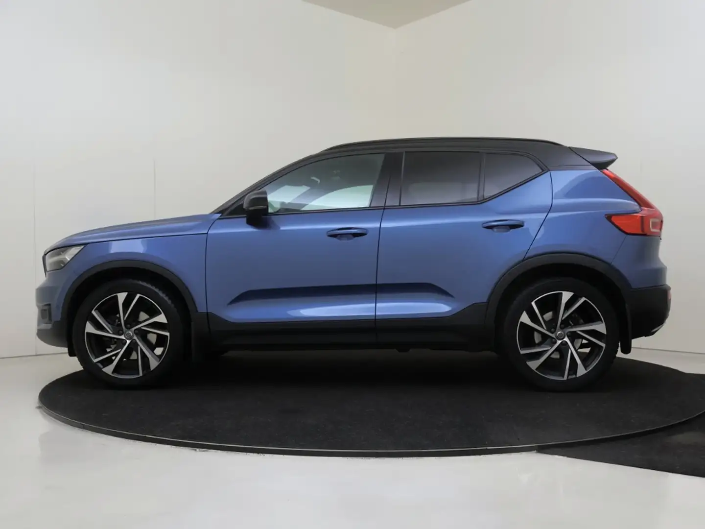 Volvo XC40 T4 R-Design | Trekhaak | Panoramadak | Dodehoekdet Blauw - 2