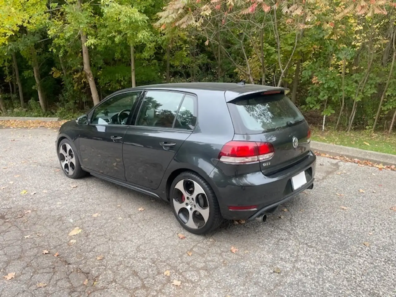 Volkswagen Golf GTI снимка Volkswagen Golf GTI