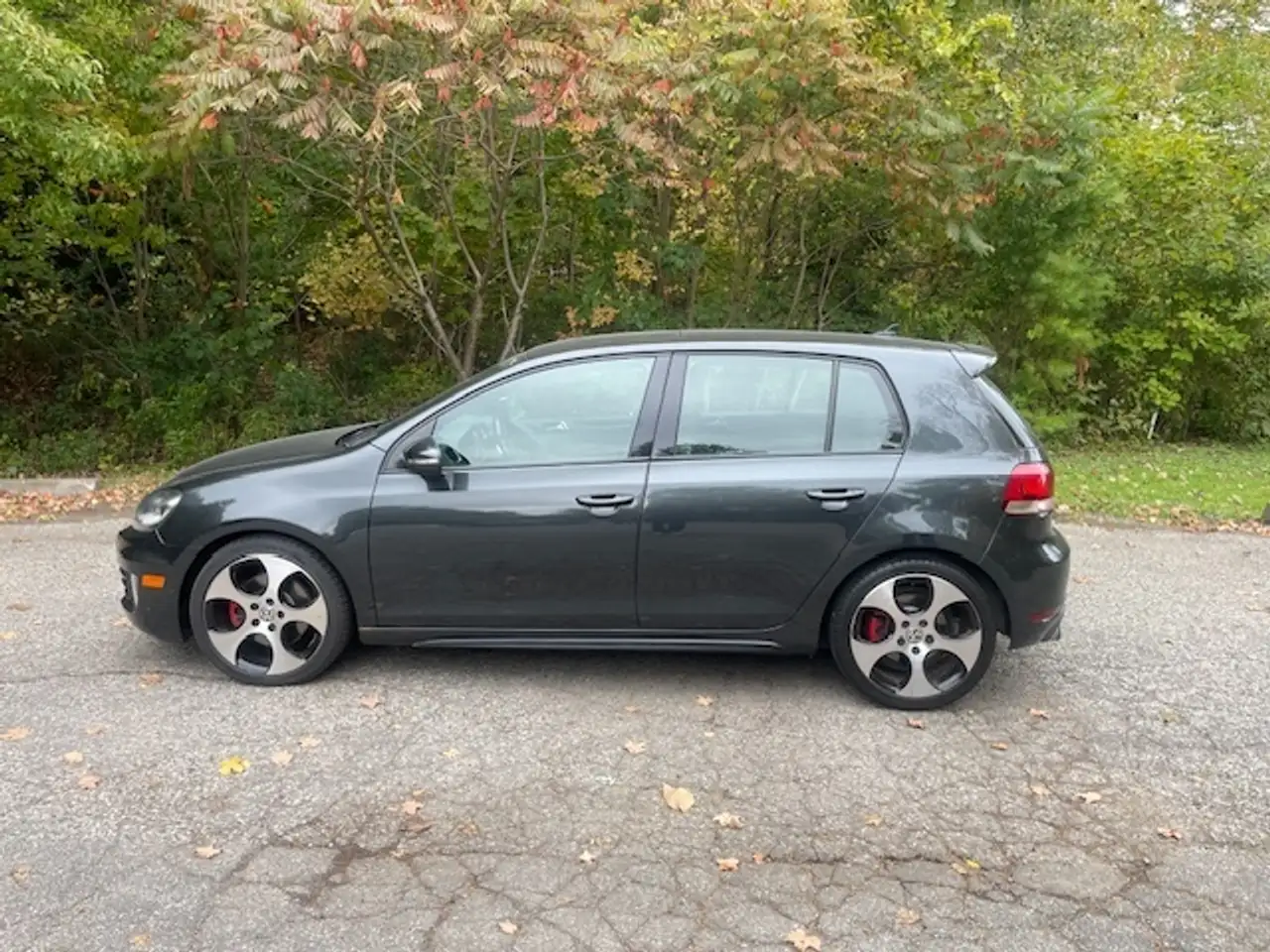 Volkswagen Golf GTI снимка Volkswagen Golf GTI