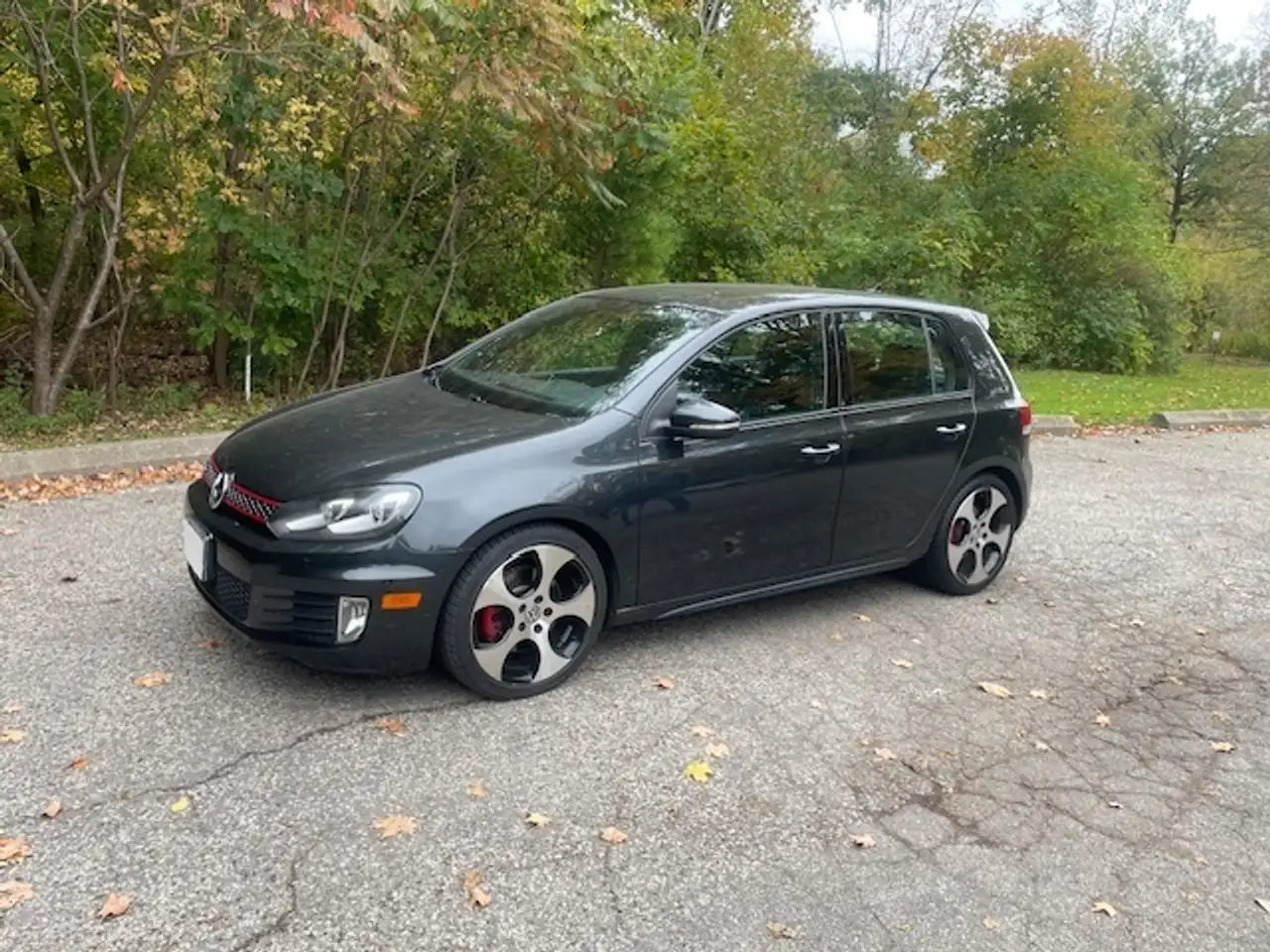 Volkswagen Golf GTI снимка Volkswagen Golf GTI