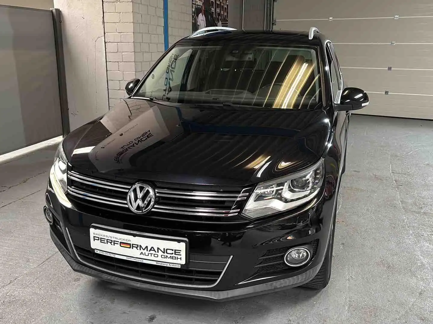 Volkswagen Tiguan 4Motion AHK Bi-Xenon Pano Navi Sitzh Negro - 2