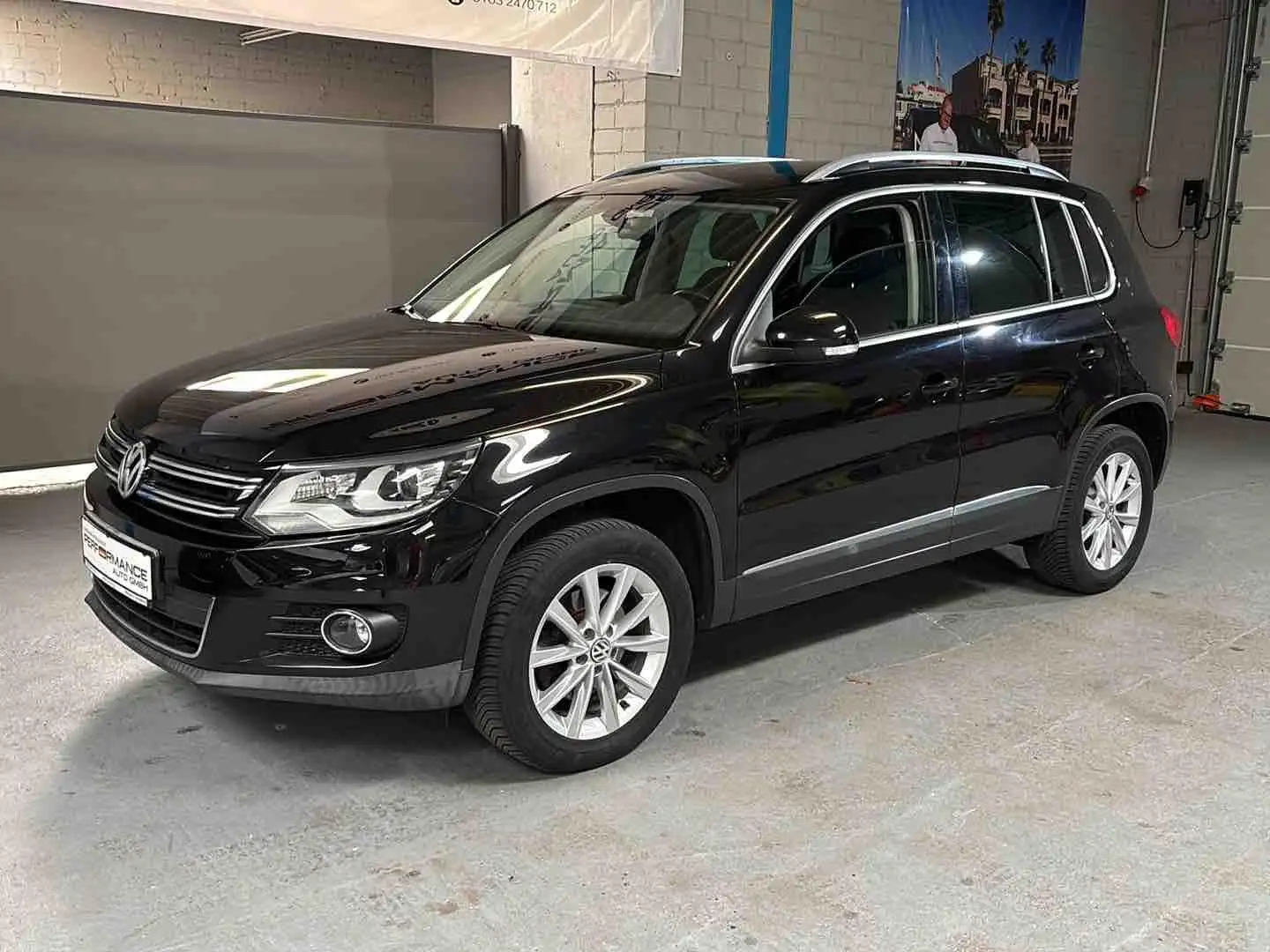 Volkswagen Tiguan 4Motion AHK Bi-Xenon Pano Navi Sitzh Negro - 1