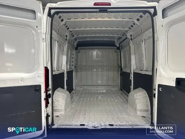 Peugeot Boxer view 6