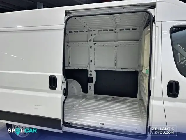 Peugeot Boxer view 10