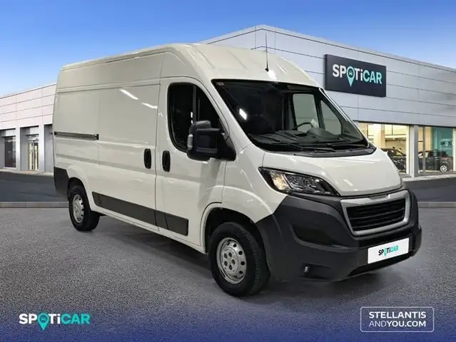 Peugeot Boxer view 3