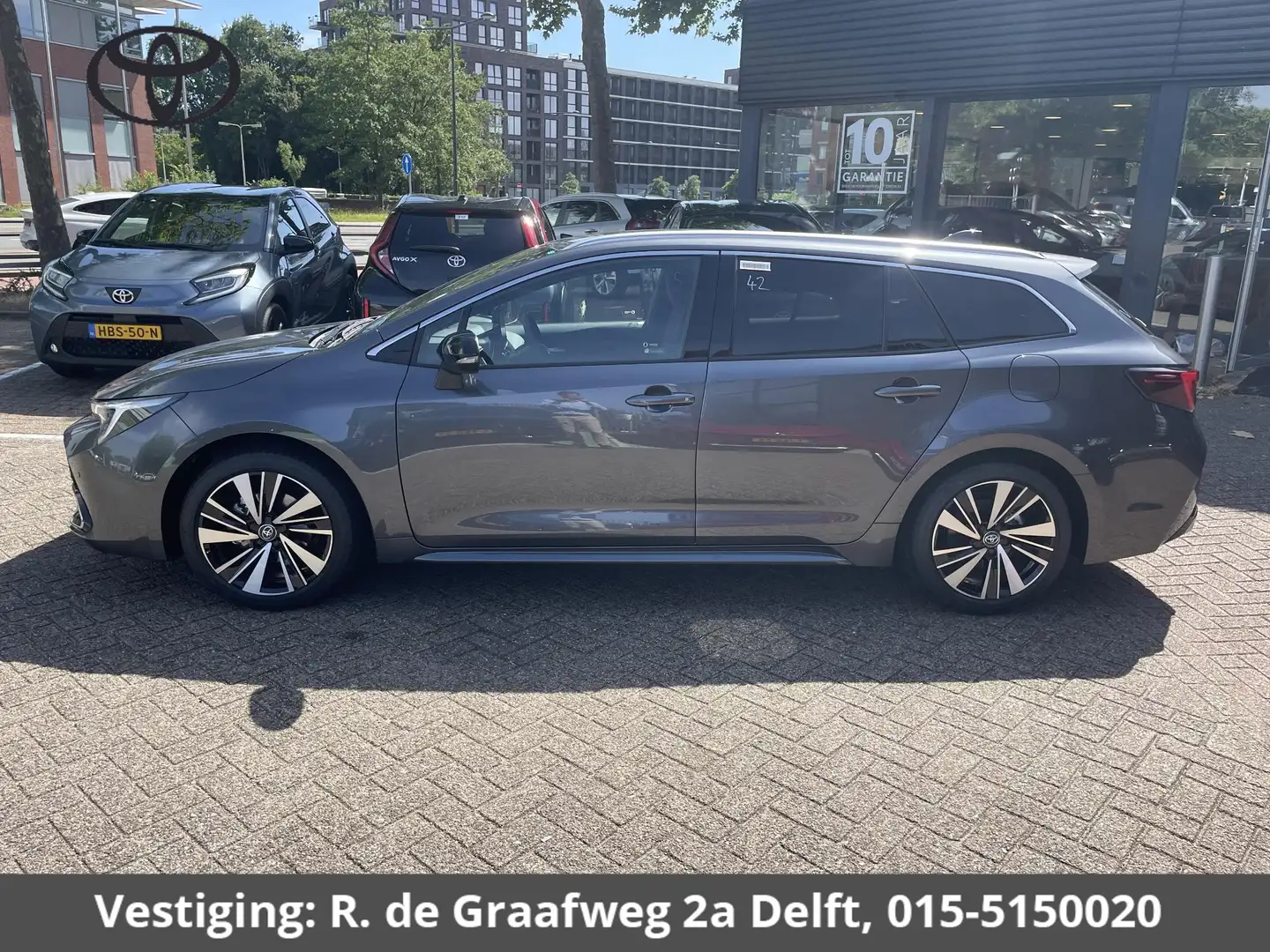 Toyota Corolla Hybrid 140 Dynamic | Dodehoek Detectie | Navigatie Grijs - 2