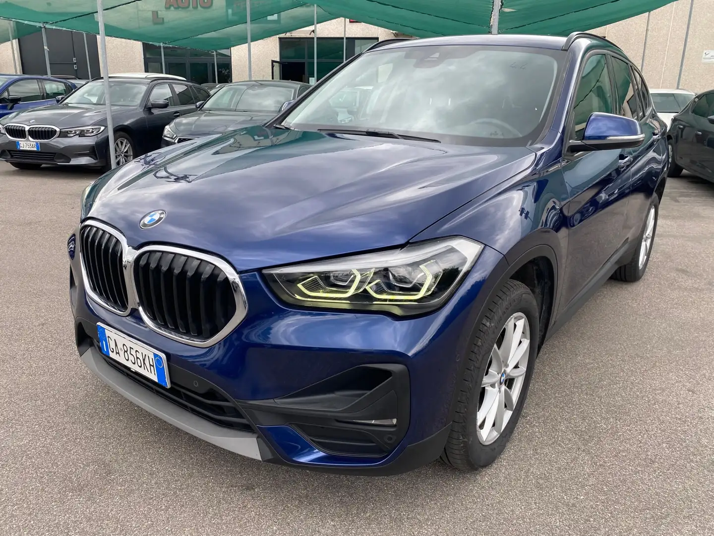 BMW X1 sDrive18d Business Advantage Bleu - 1
