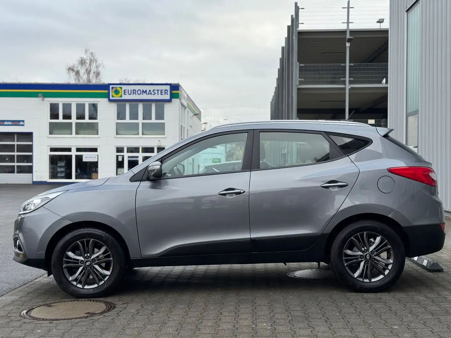 Hyundai iX35 2.0 Automatik Leder PDC 1.Hand Gris - 1