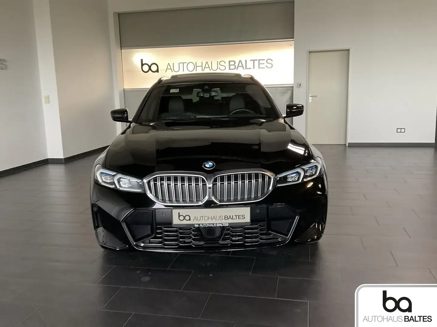 BMW 330 330d Touring xDrive M Sport Inno/Pano/Memo/ACC/AHK Schwarz - 2