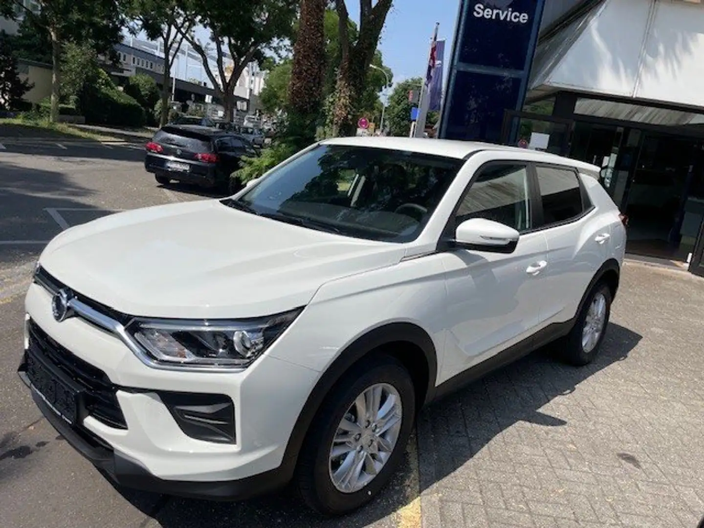 KGM Korando Nomad 2WD 6AT Blanc - 1