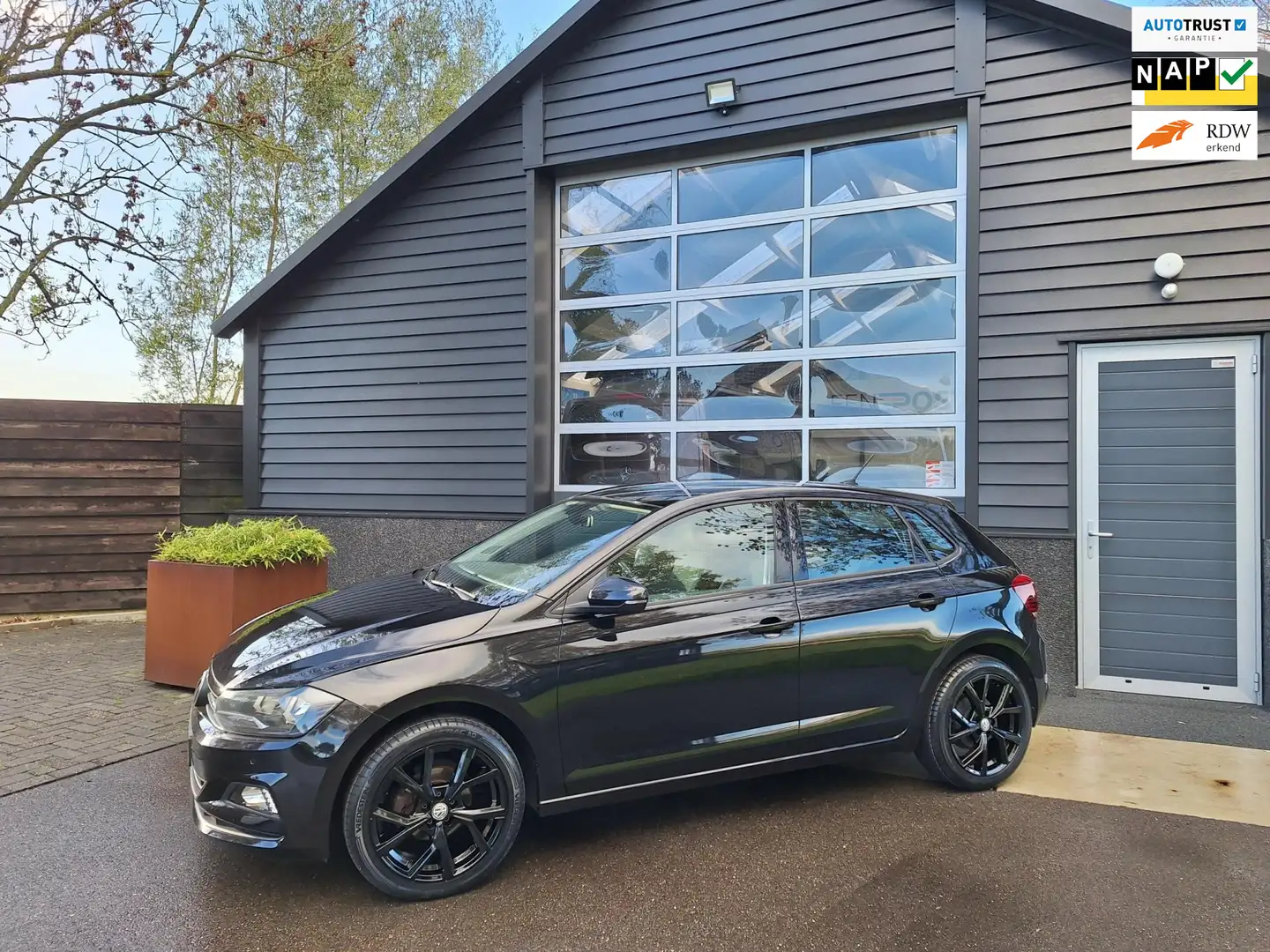 Volkswagen Polo 1.0 TSI Comfortline Business 1 Eig. BTW-Auto, Full Zwart - 1