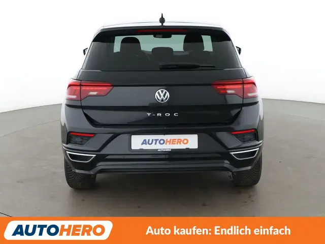 Volkswagen T-Roc view 5