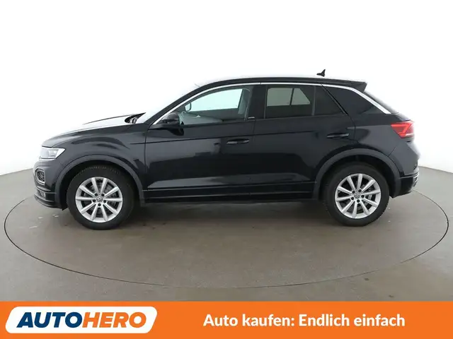 Volkswagen T-Roc view 3