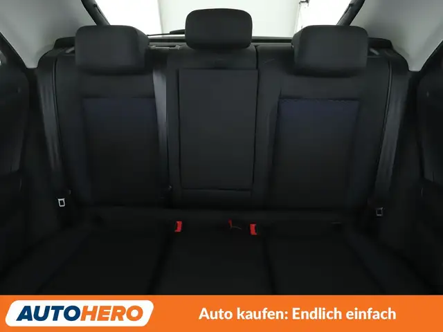 Volkswagen T-Roc view 15