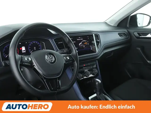 Volkswagen T-Roc view 11