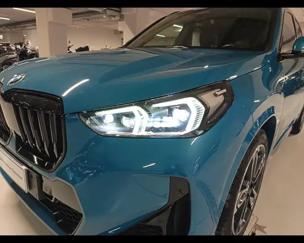 BMW X1 view 11