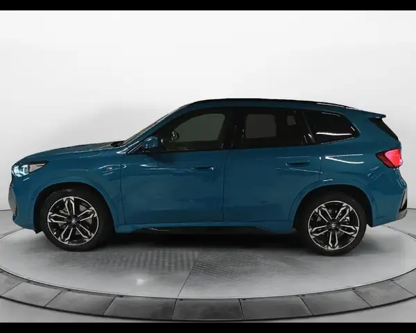 BMW X1 view 9