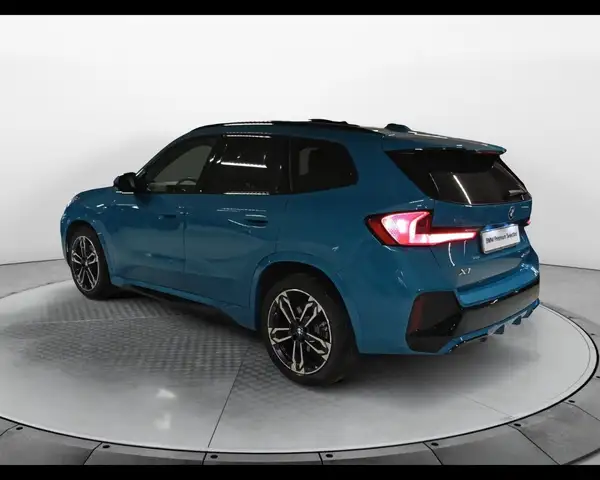 BMW X1 view 8