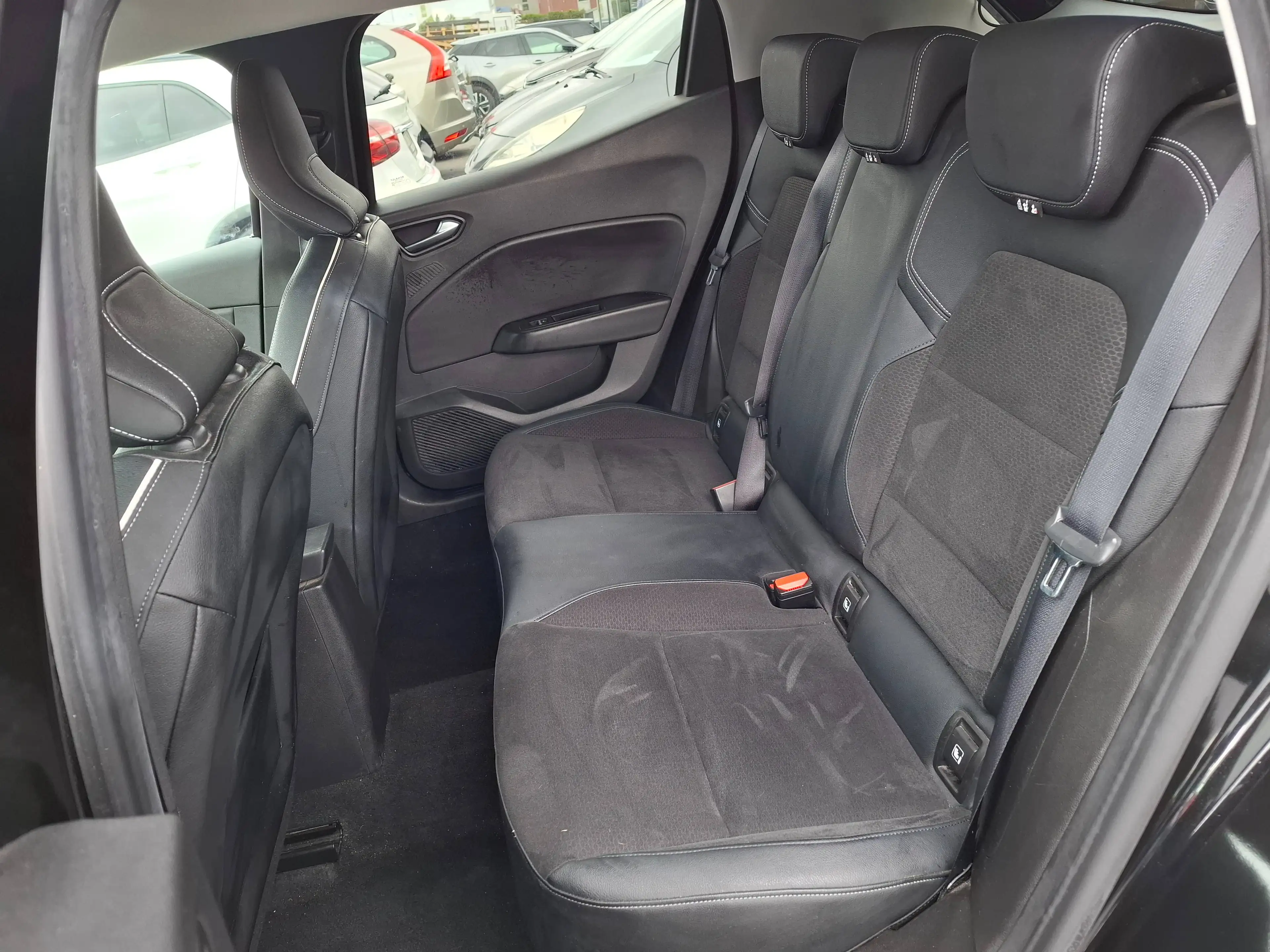 Renault Clio Clio 1.0 TCe Edition One — photo 11