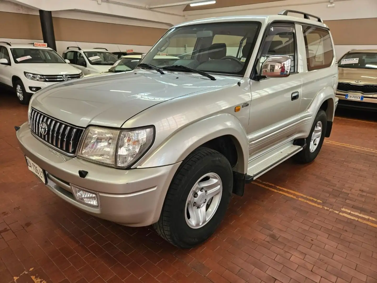 Toyota Land Cruiser 3.0 Tdi D-4D cat 3 porte KDJ90 GX Серебристый - 1