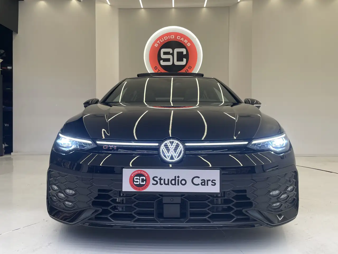 Volkswagen Golf GTI 2.0 tsi MT Ultimate 245cv*TETTO*360*HUD — photo 1 of 15