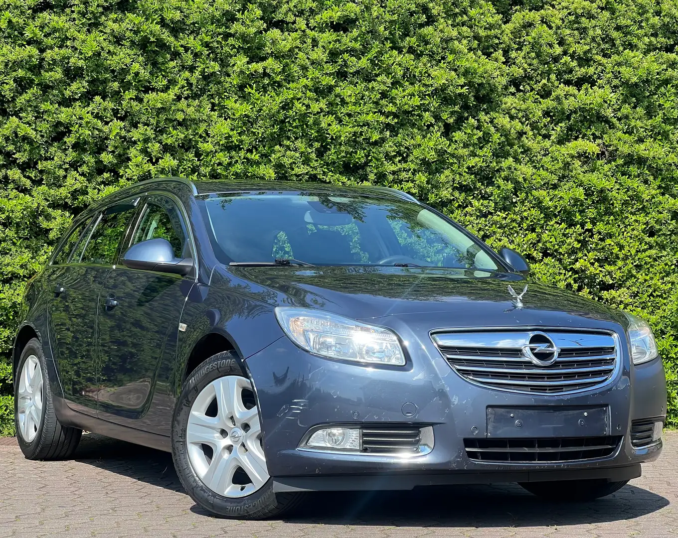Opel Insignia Sports Tourer 2.0 CDTi Sport DPF - 145.896KM Grau - 1
